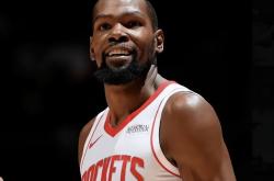 九游-关于杜兰特回归赛场，败北首场状态亮眼，快船观众沸腾！的信息